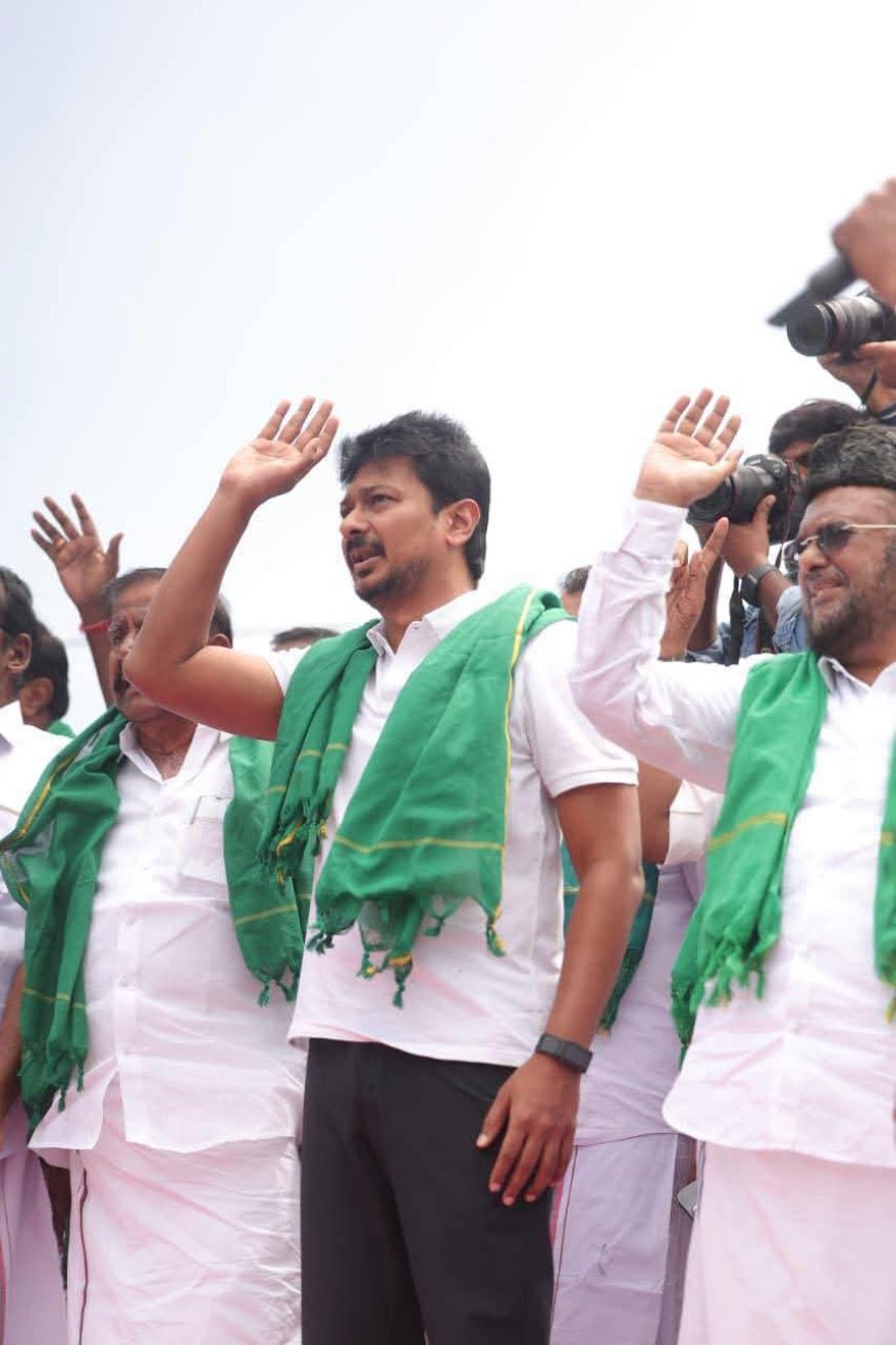 விவசாயிகளின் கண்ணீரைப் பற்றி கவலைப்படாமல் அமைச்சர்கள் படம் பார்த்து கண்ணீர் விடுகின்றனர்- தஞ்சையில் உதயநிதி ஸ்டாலின்
