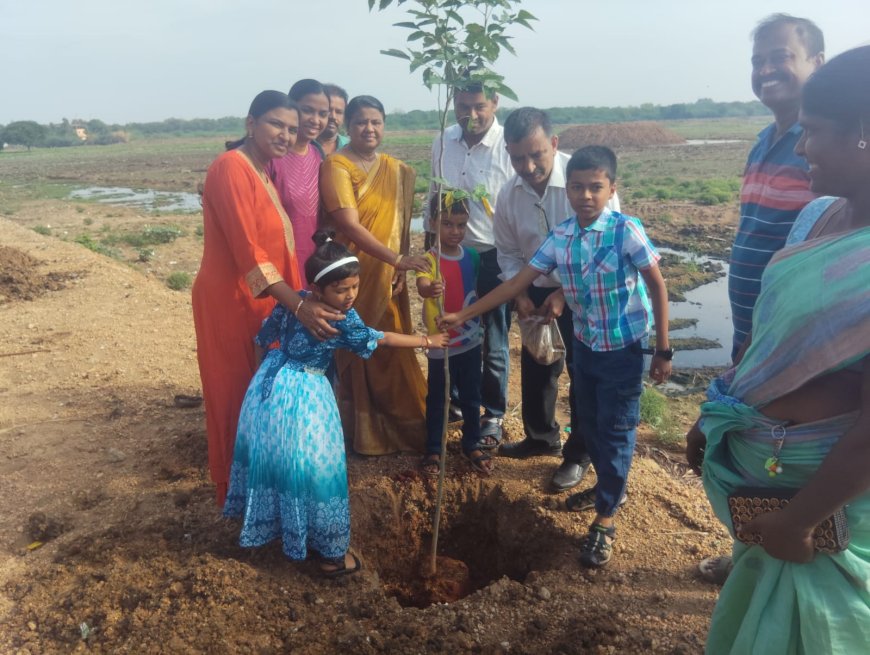 சாத்தனூர் பெரியகுளம், மாவடிக்குளம் கரையில் மரக்கன்றுகள் நடும் விழா; ஆர்வமுடன் பங்கேற்ற தன்னார்வலர்கள் 