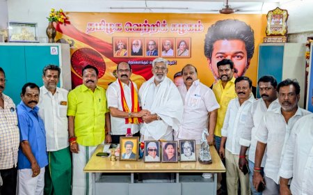 தவெகவில் இணைந்த அதிமுக முன்னாள் வழக்கறிஞர் அணி மாநில நிர்வாகி