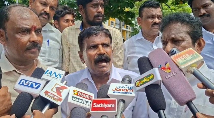 மணல் குவாரிகளை திறக்கக் கோரி திருச்சியில் பொதுப்பணித்துறை அலுவலகத்தை முற்றுகையிட்ட லாரி உரிமையாளர்கள்
